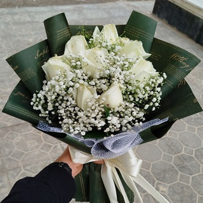 دسته-گل-رز-سفید-min